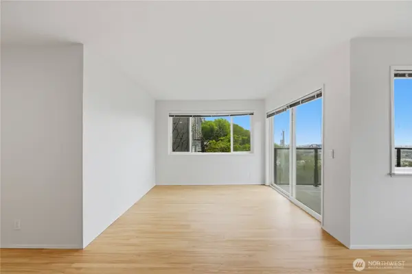 2040 13th AVE W #13, Seattle, WA 98119