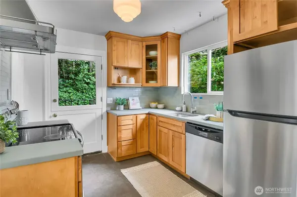 3016 S Edmunds ST, Seattle, WA 98108