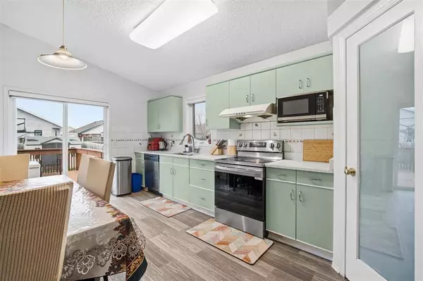 30 Wayfield DR, Winnipeg, MB R3T 6E1