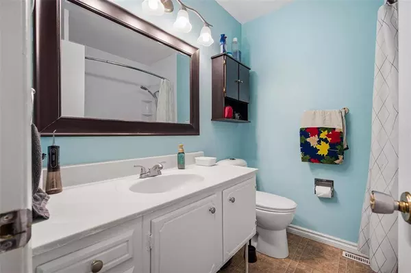 976 Cavalier DR, Winnipeg, MB R2Y 1E1