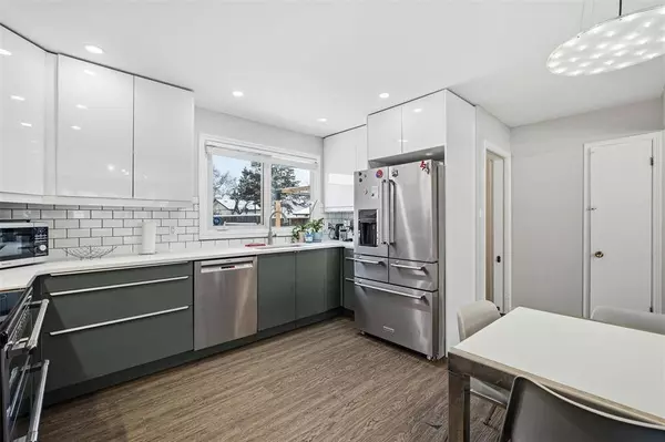 976 Cavalier DR, Winnipeg, MB R2Y 1E1