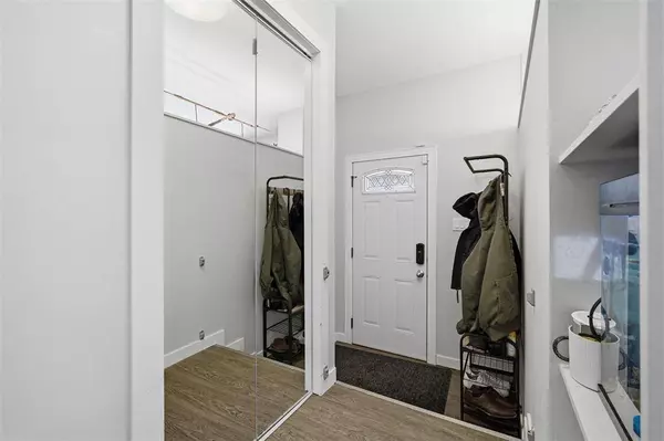 976 Cavalier DR, Winnipeg, MB R2Y 1E1