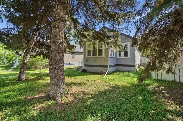 180 Rupertsland BLVD, Winnipeg, MB R2V 0E9