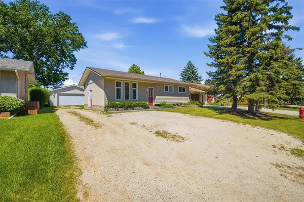 34 Giesbrecht ST, Steinbach, MB R5G 2B6
