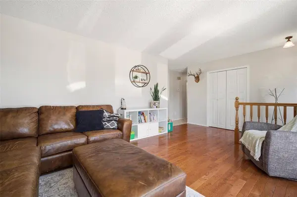 34 Giesbrecht ST, Steinbach, MB R5G 2B6