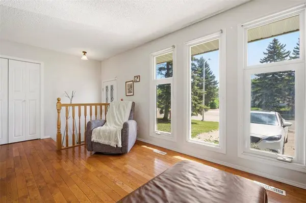 34 Giesbrecht ST, Steinbach, MB R5G 2B6