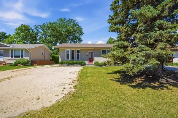 34 Giesbrecht ST, Steinbach, MB R5G 2B6