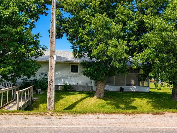 126 Main ST, Otterburne, MB R0A 1G0