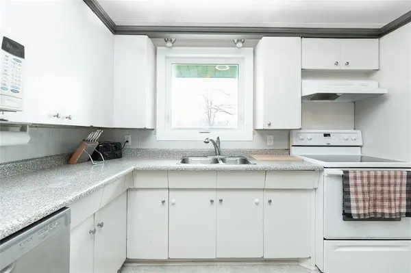 121 PTH 52 HWY, Mitchell, MB R5G 1H2