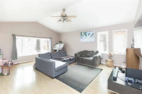 121 PTH 52 HWY, Mitchell, MB R5G 1H2