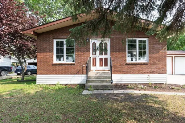 67 Barkman AVE, Steinbach, MB R5G 0V7