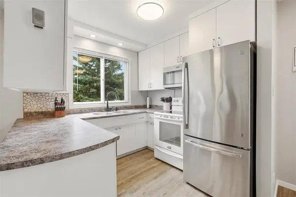 10 Brookdale CRES, Steinbach, MB R5G 0H3