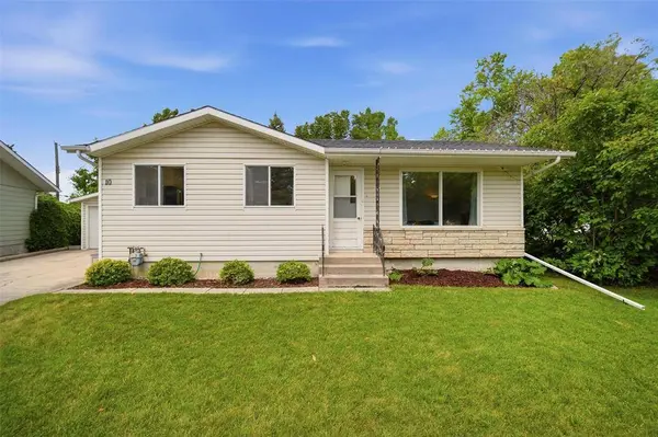 10 Brookdale CRES