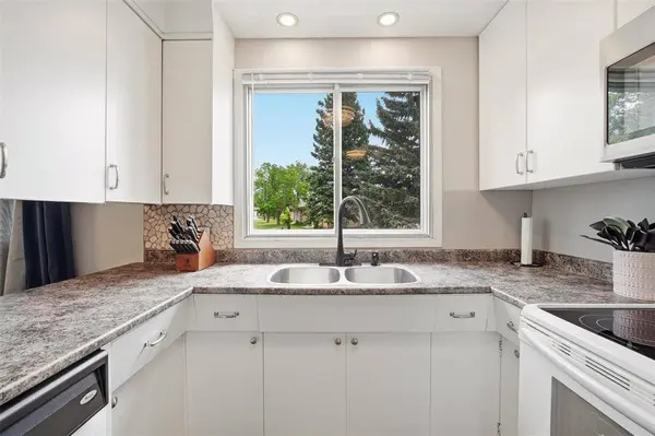 10 Brookdale CRES, Steinbach, MB R5G 0H3