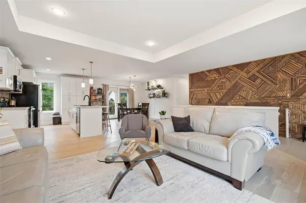 35 Norwood Bay, Mitchell, MB R5G 0Y7