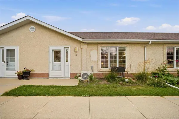 9 Walnut AVE, Mitchell, MB R5G 1J5