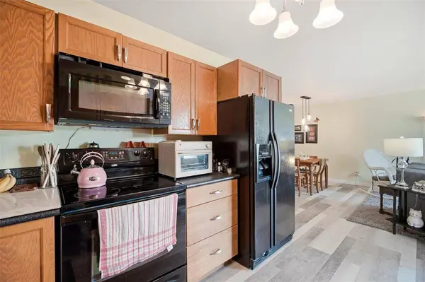 9 Walnut AVE, Mitchell, MB R5G 1J5