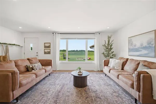 31130 35 RD, Mitchell, MB R5G 2M4