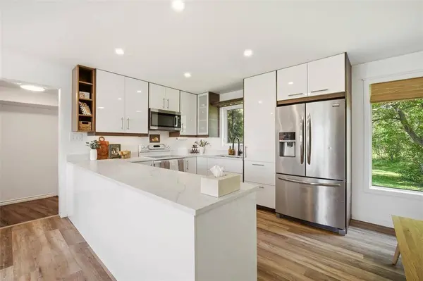 31130 35 RD, Mitchell, MB R5G 2M4