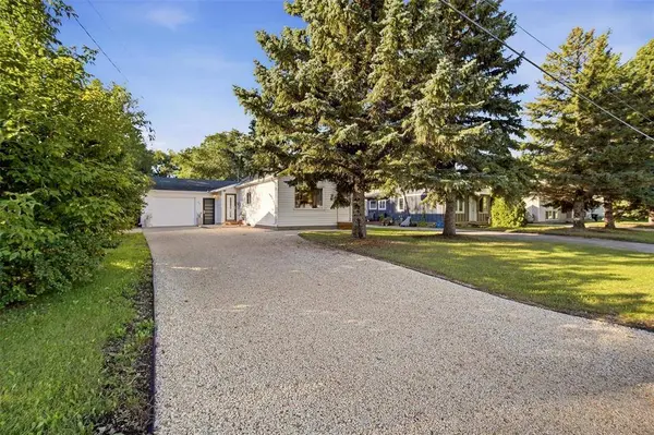 36 Ellice AVE