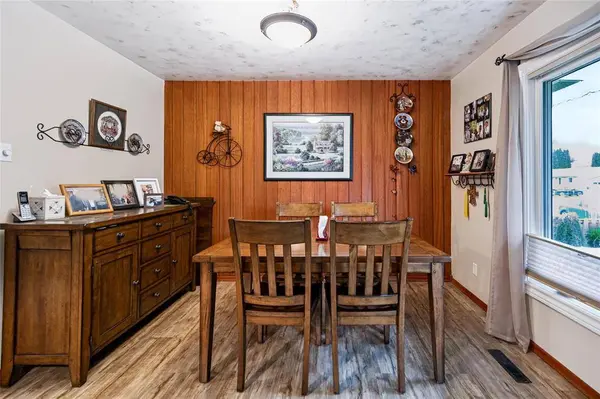 169 Barkman AVE, Steinbach, MB R5G 0V5