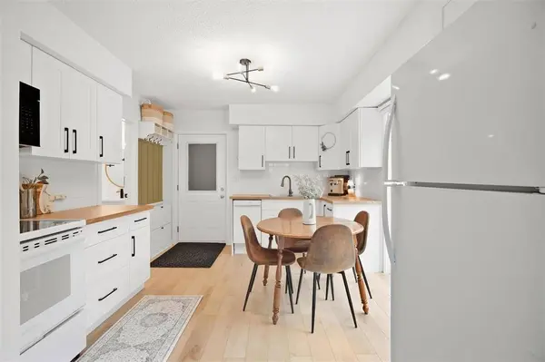 39068 Dawson RD, Ste Anne Rm, MB R5H 1R2