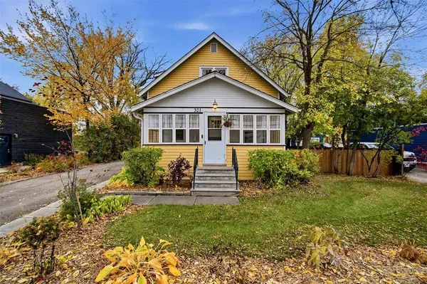 321 Elm AVE, Steinbach, MB R5G 0E3