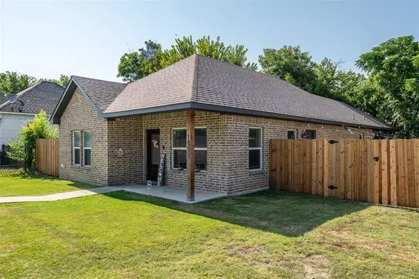 1000 E Allen Avenue, Fort Worth, TX 76104