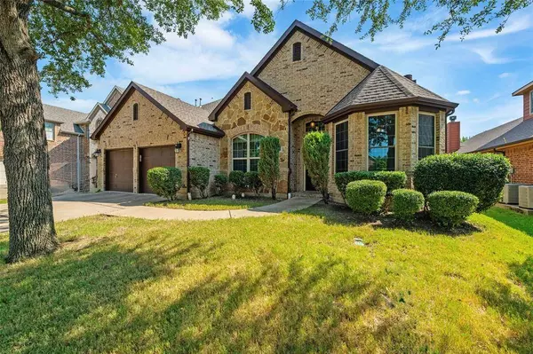 6932 Catamaran Drive, Grand Prairie, TX 75054