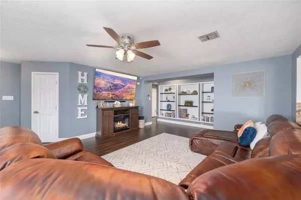 2324 Mainsail Lane, Arlington, TX 76002