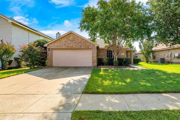 2324 Mainsail Lane, Arlington, TX 76002