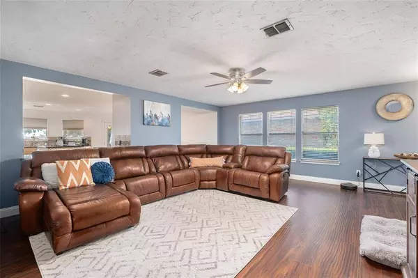 2324 Mainsail Lane, Arlington, TX 76002