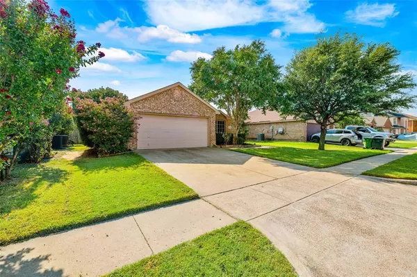 2324 Mainsail Lane, Arlington, TX 76002