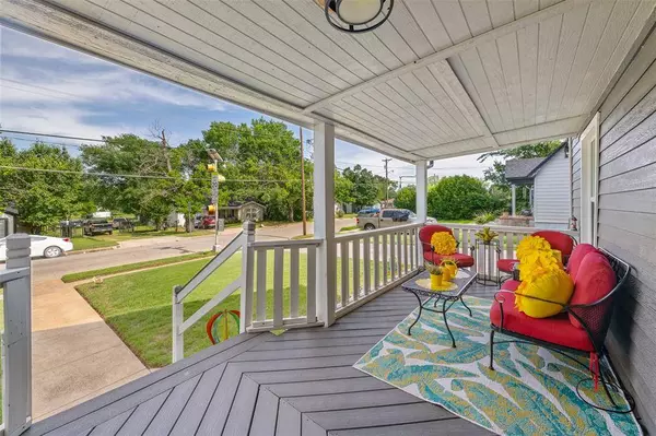 2832 Forest Avenue, Fort Worth, TX 76112