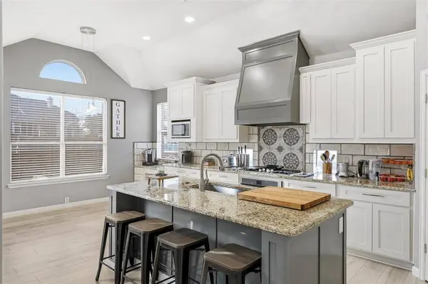 1801 Rim Rock Trail, Mansfield, TX 76063