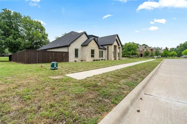 7611 Awadi Court, Arlington, TX 76001