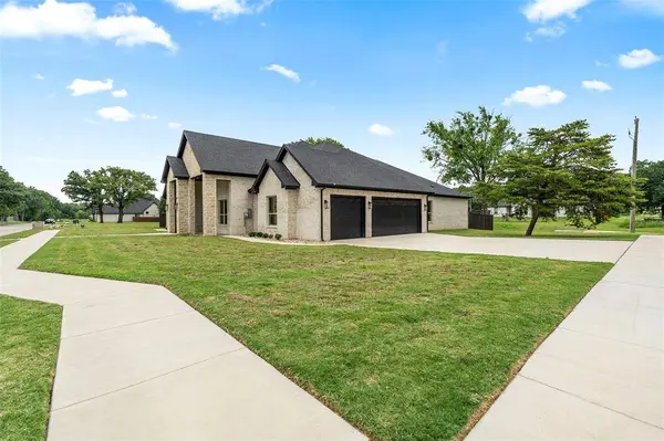 7611 Awadi Court, Arlington, TX 76001