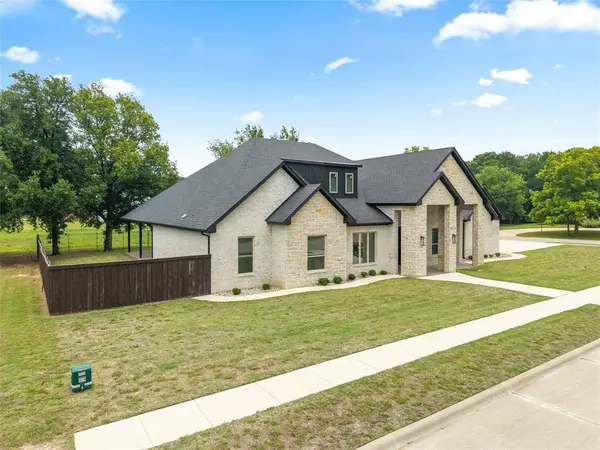 7611 Awadi Court, Arlington, TX 76001