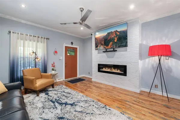 2832 Forest Avenue, Fort Worth, TX 76112