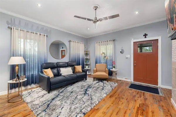 2832 Forest Avenue, Fort Worth, TX 76112