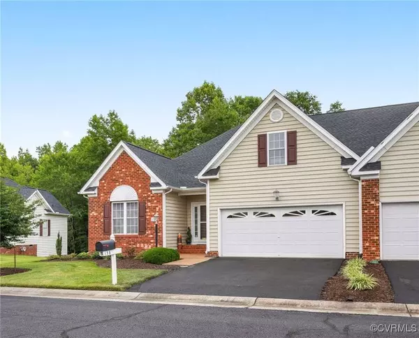 138 Carriage Point LN, Glen Allen, VA 23059