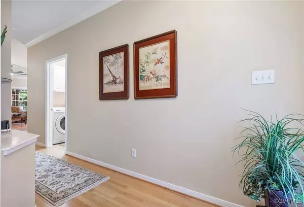 138 Carriage Point LN, Glen Allen, VA 23059