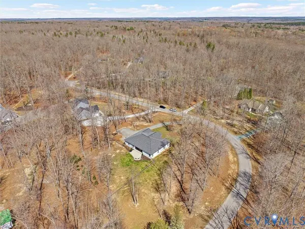 115 Summer LN, Louisa, VA 23093