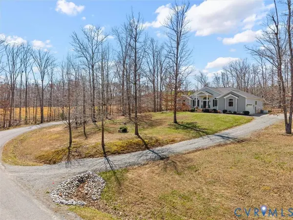 115 Summer LN, Louisa, VA 23093