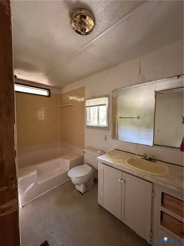 171 Holly Grove EST, Bumpass, VA 23024