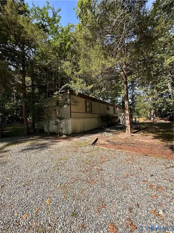 171 Holly Grove EST, Bumpass, VA 23024