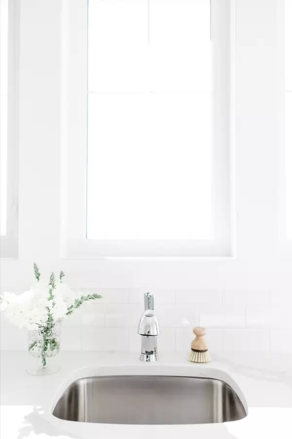 Community Corner: Your Built-in Discounts