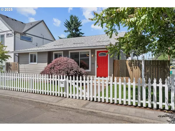 2705 N HUNT ST, Portland, OR 97217