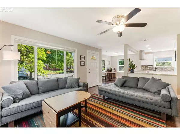 2185 LAUREL AVE, Salem, OR 97301