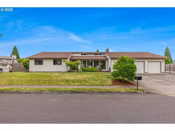 1725 SE COCHRAN DR, Gresham, OR 97080